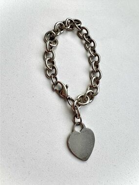 TIFFANY & CO Sterling Silver Heart Charm Link Bracelet